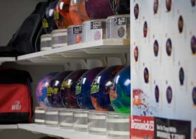 Holiday Bowl | Bowling Fun Center & Sports Bar