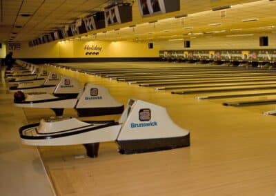 Holiday Bowl | Bowling Fun Center & Sports Bar