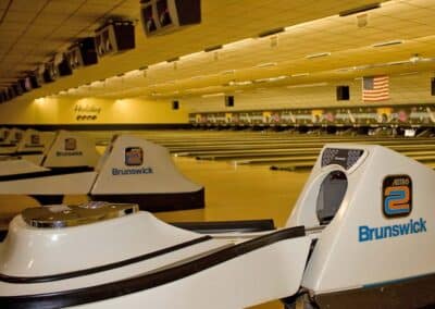 Holiday Bowl | Bowling Fun Center & Sports Bar