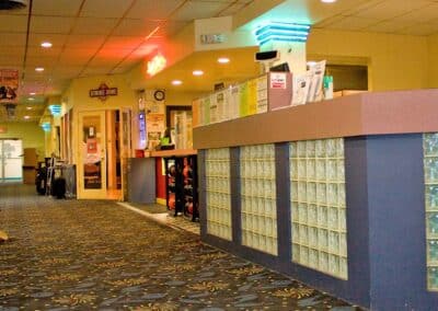 Holiday Bowl | Bowling Fun Center & Sports Bar